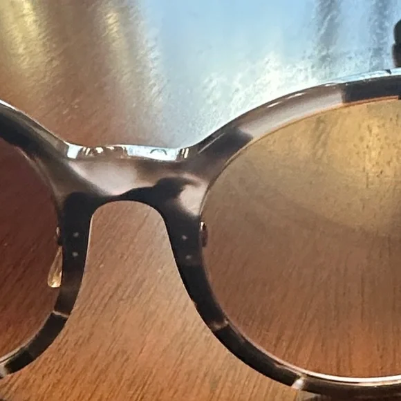 Gucci Black and Brown tourtoise shell frame Women's Sunglasses, authentic - Picture 4 of 14